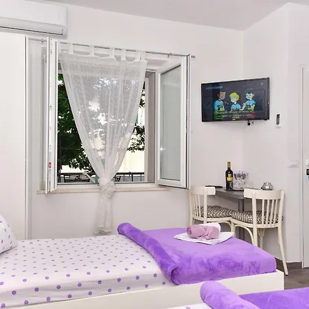 Bernarda Apartamento Makarska
