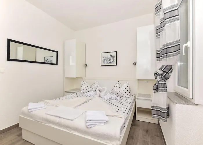 Bernarda Apartment Makarska