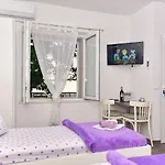 Bernarda Lägenhet Makarska