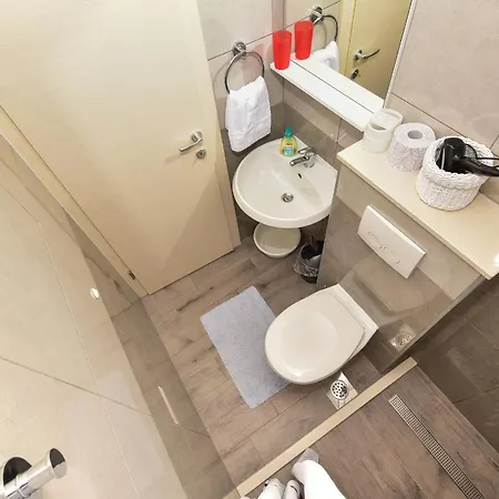 Bernarda Lägenhet Makarska